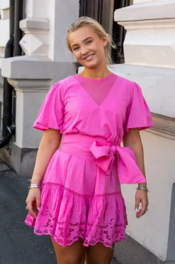 Confettimama Embroidery Pink