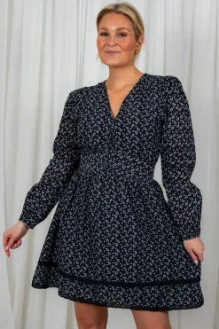 Lea Dress Black Lupin Print