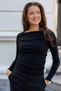 Petronella Rib Boatneck Black