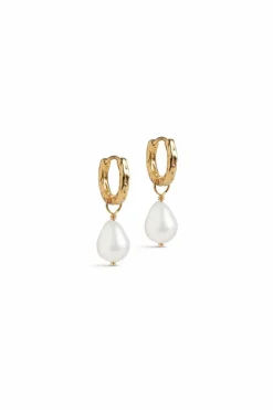 Significant Pearl Earrings Pearls